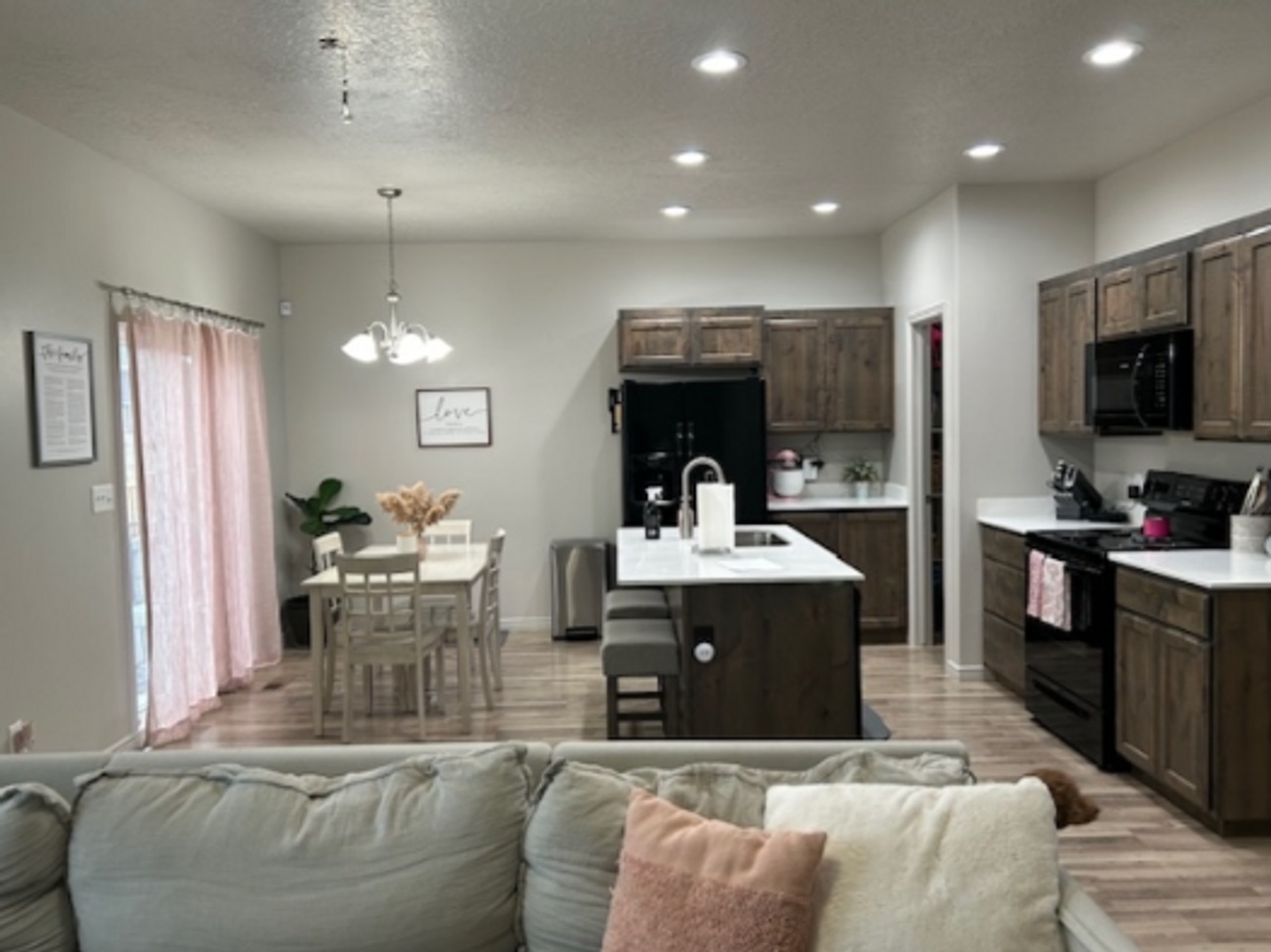 2601 E 600 N - Photo 2 of 7