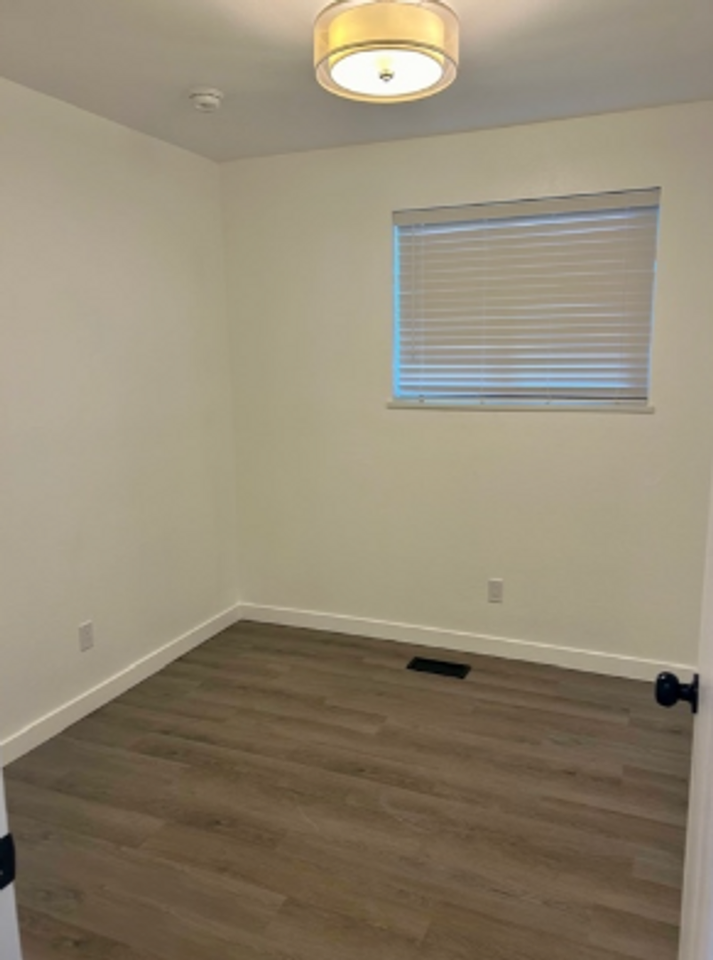 1485 Sandhill Rd - Photo 5 of 10