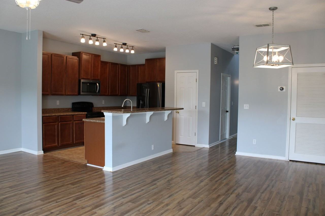 2775 Revolution St - Photo 3 of 6