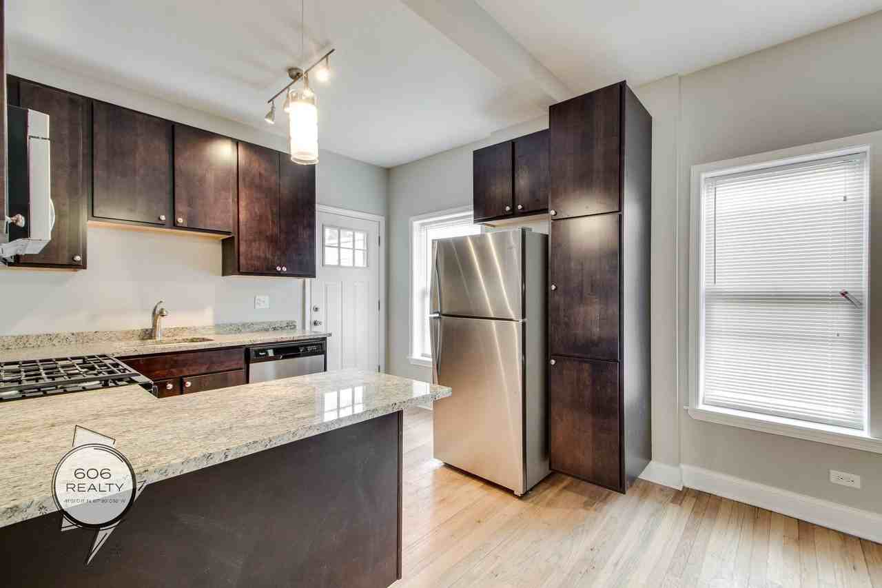 Beautiful Rehabbed Hyde Park Apartments! SPECIAL OFFER! - Photo 2 of 12