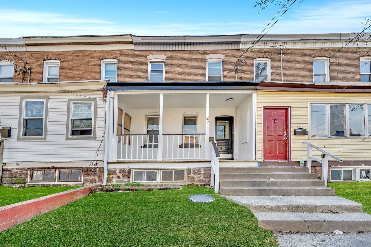 25 Adella Ave - Photo 2 of 16