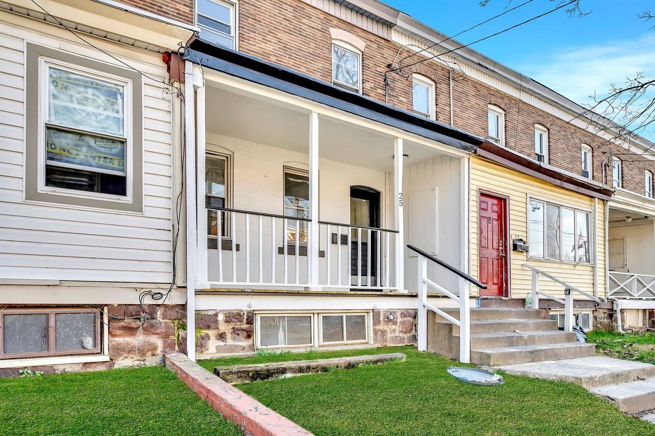 25 Adella Ave - Photo 3 of 16