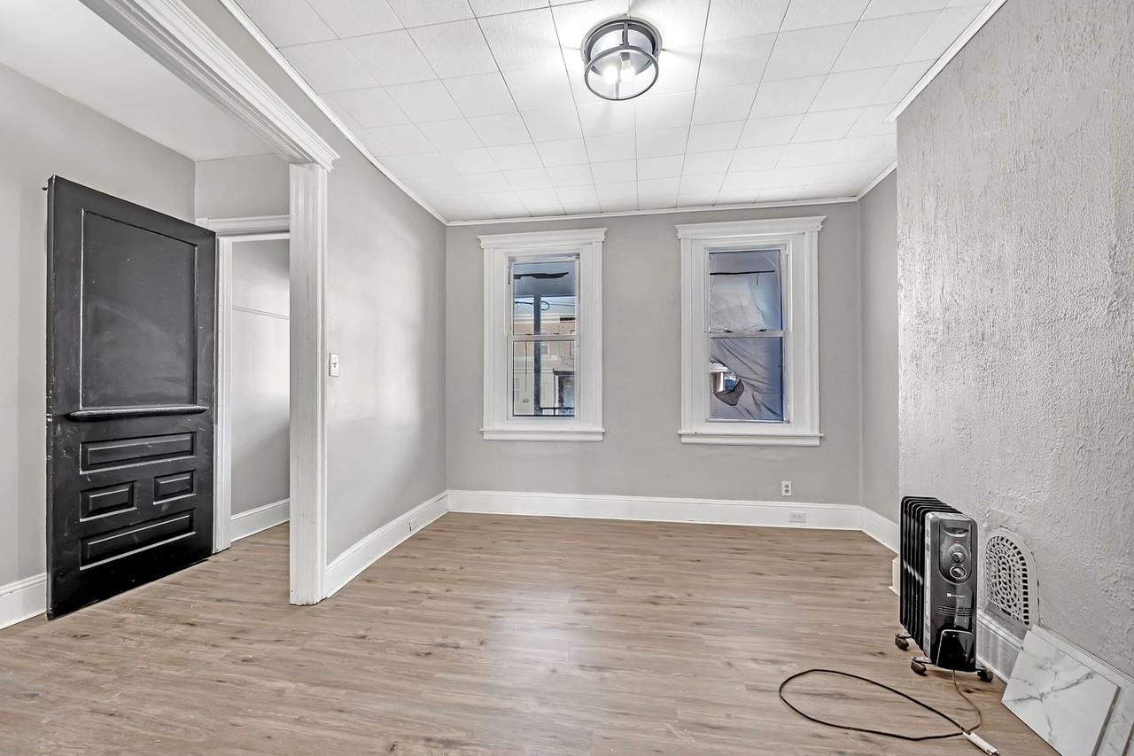 25 Adella Ave - Photo 5 of 16