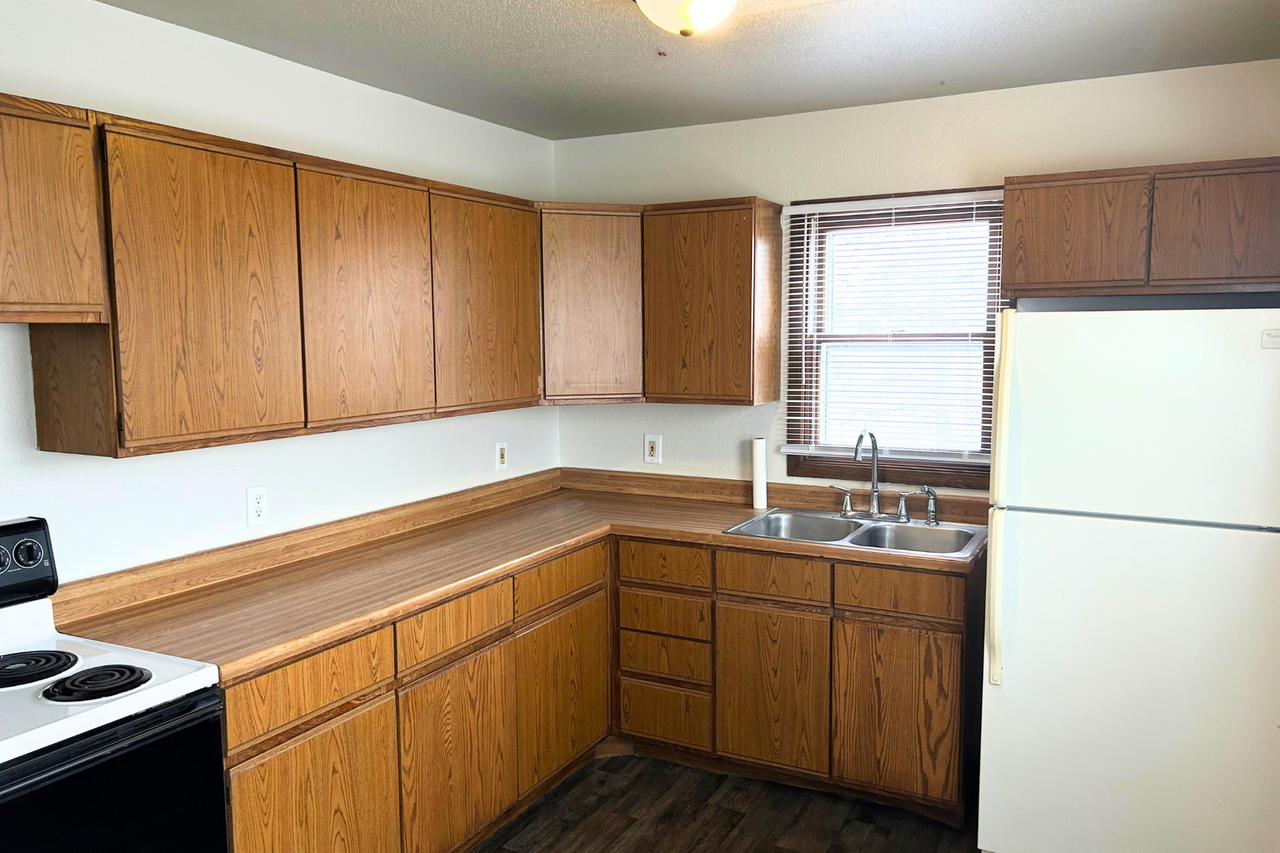 3324 N 10th Ave - Photo 4 of 17