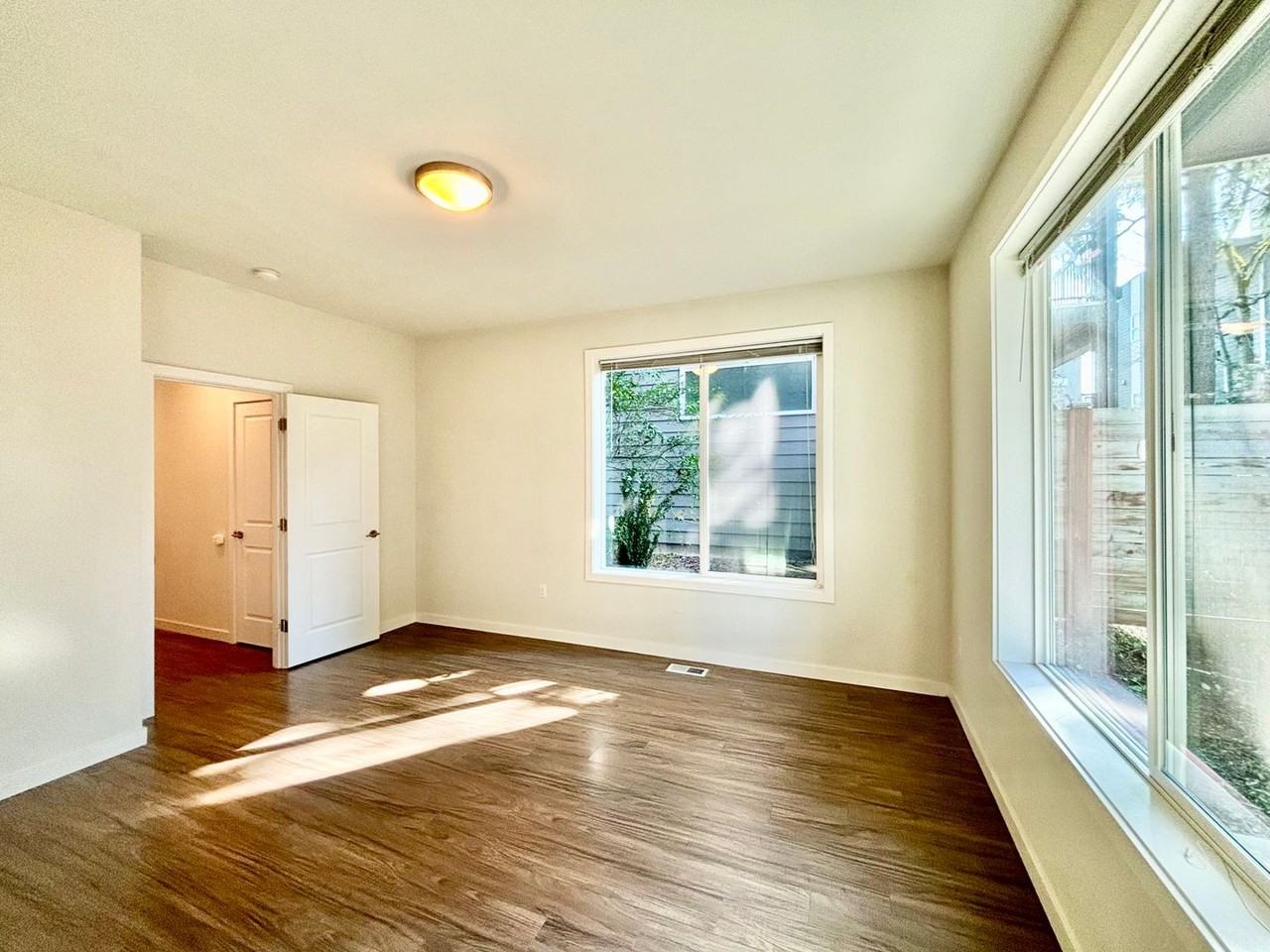 4117 Delridge Way Sw - Photo 4 of 26