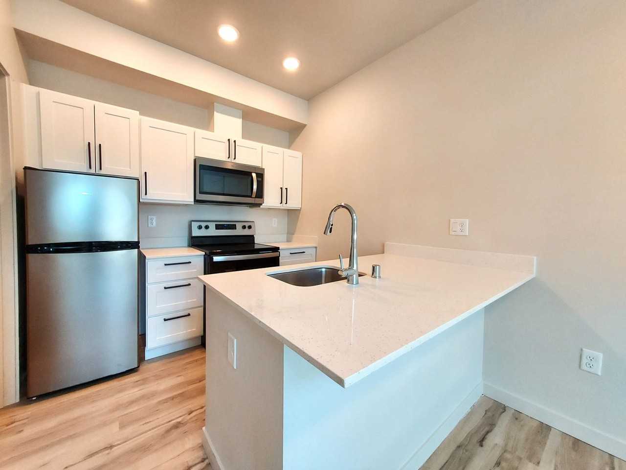 810 Yakima - Photo 4 of 19