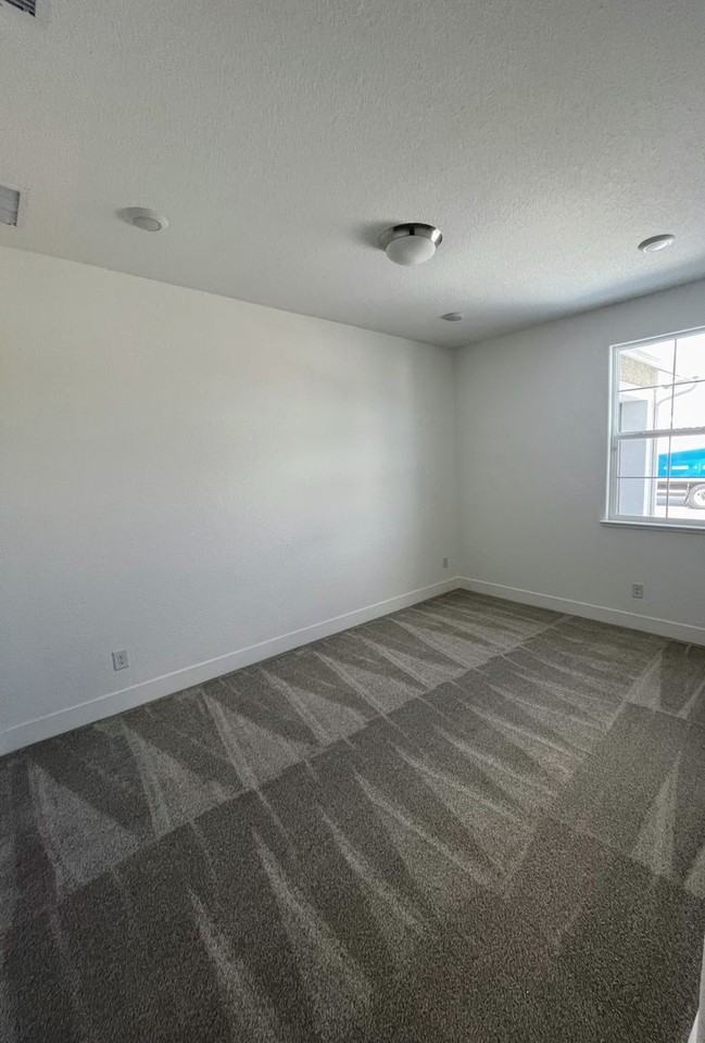 1217 Spur Way - Photo 2 of 15