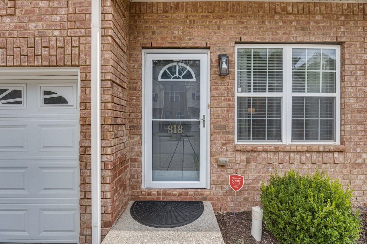 818 Spence Enclave Ln - Photo 3 of 29