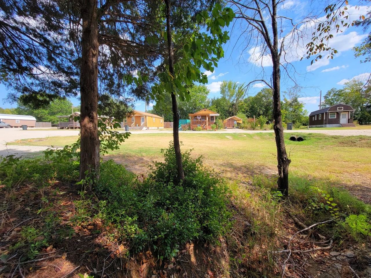 302 Carson Cir - Photo 3 of 3