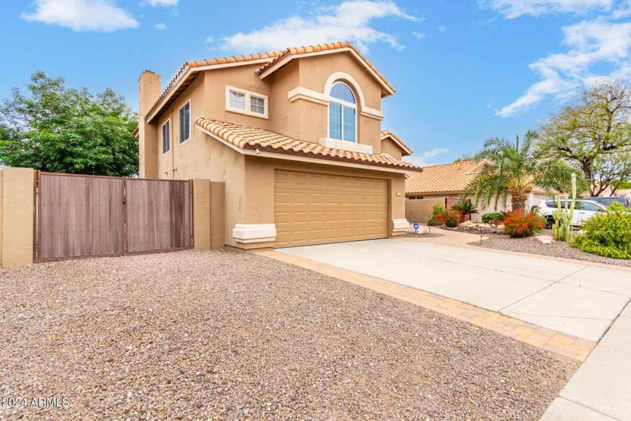 7217 W Crest Ln - Photo 2 of 41
