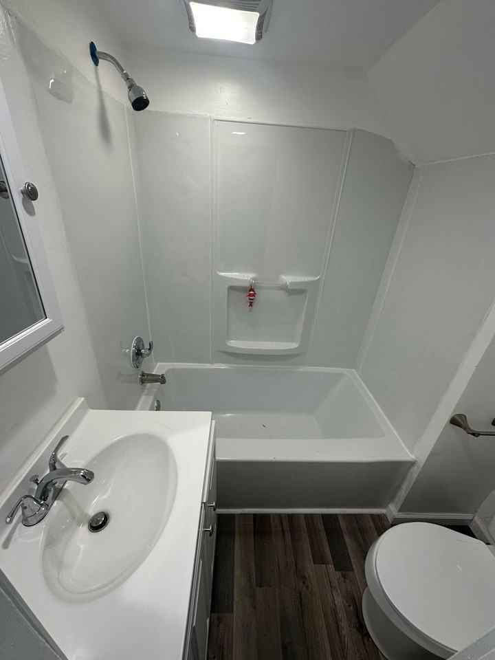 526 Vine St - Photo 4 of 12