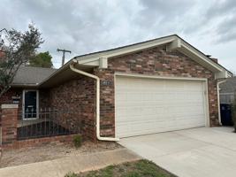 featured image of 6102 N Ross Ave