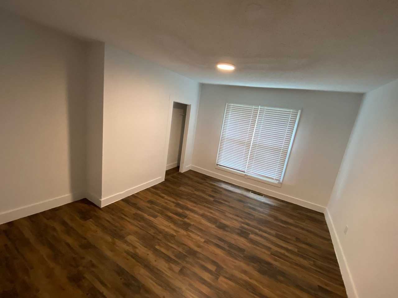 407 Avenue U - Photo 3 of 6