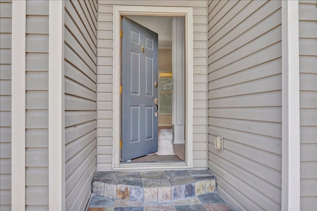 331 Amanda Dr - Photo 6 of 35