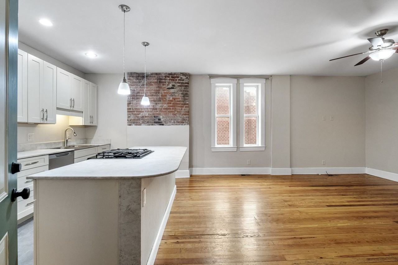 2226 Gravois Ave - Photo 3 of 33
