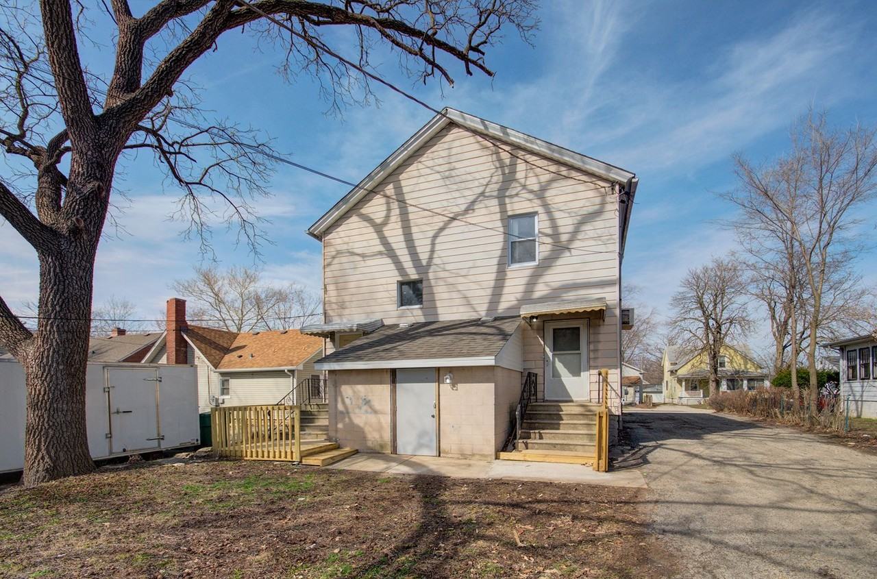 920 Jasper St - Photo 3 of 16