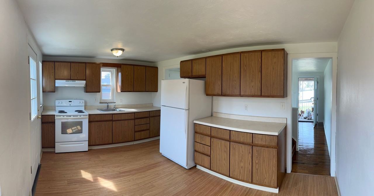 1002 Woodbine St - Photo 2 of 7