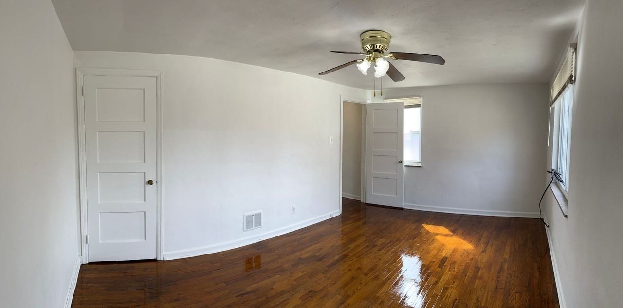 1002 Woodbine St - Photo 3 of 7