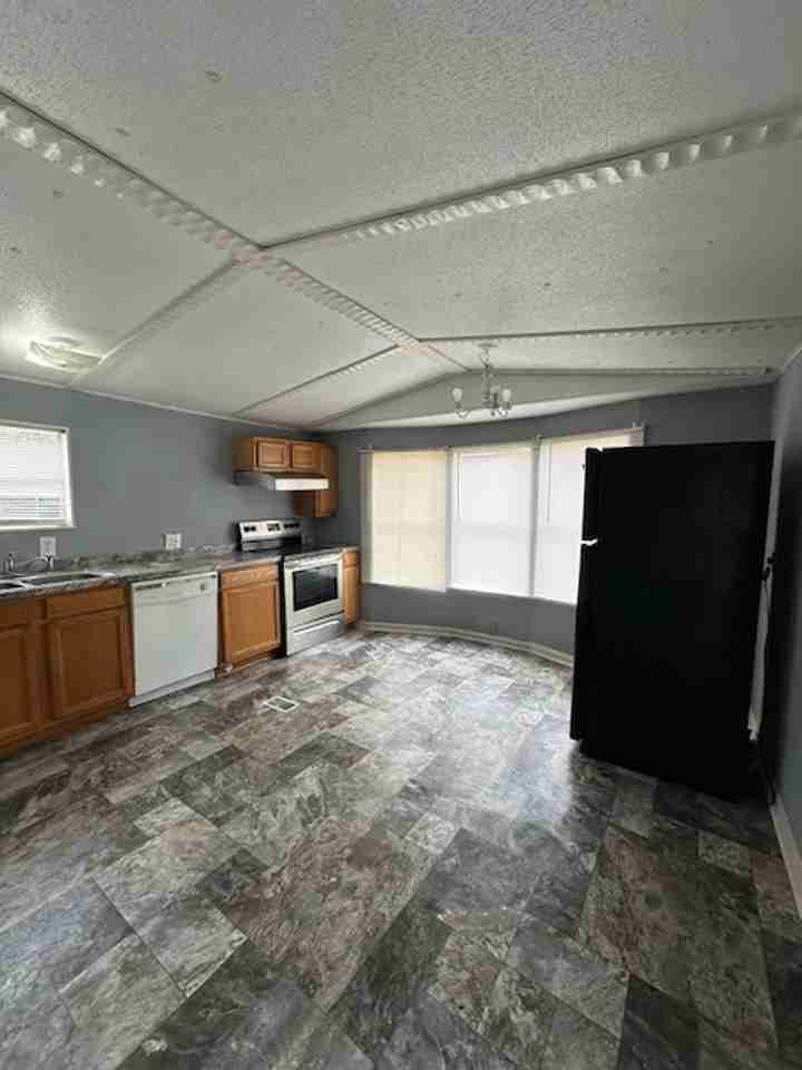 428A Eddings Point Rd - Photo 3 of 9