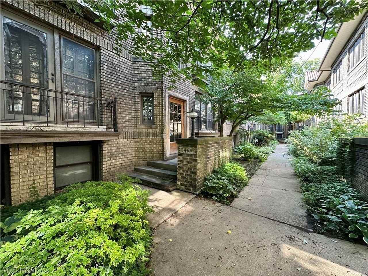 2469 Overlook Rd - Photo 2 of 43