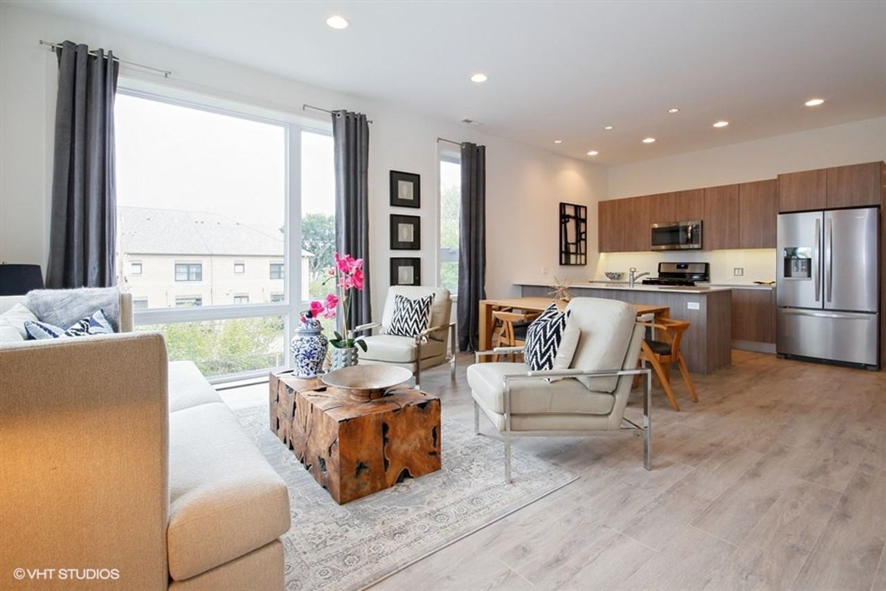 STUNNING PORTAGE PARK 2 BED 2 BA WITH CONDO QUALITY FINISHES - Photo 5 of 17