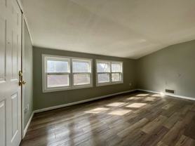 98 Manitoba Ave - Photo 1 of 1
