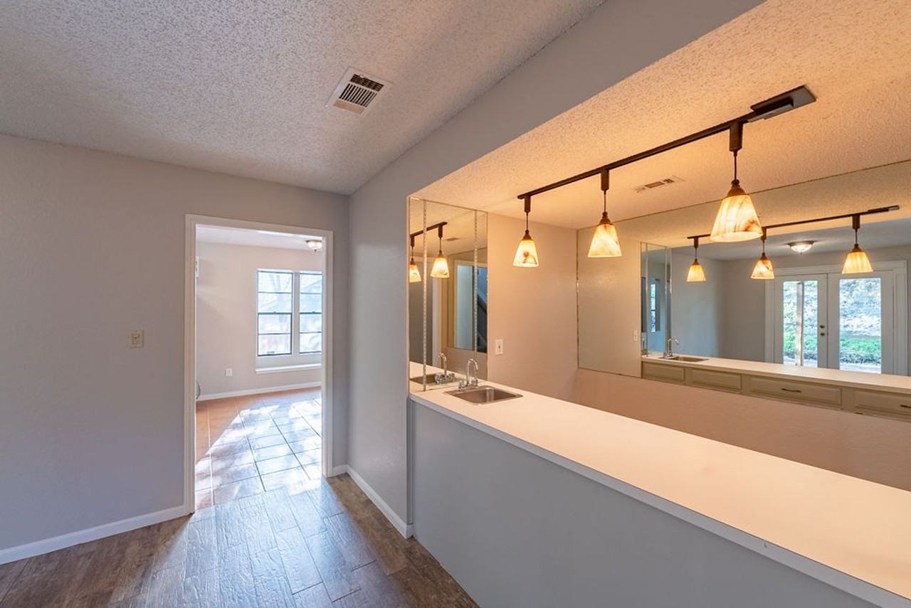 7010 Scenic Brook Dr - Photo 6 of 29