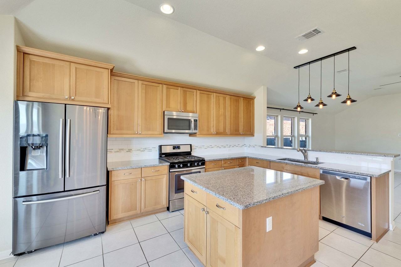 7113 Longford Trl - Photo 6 of 24