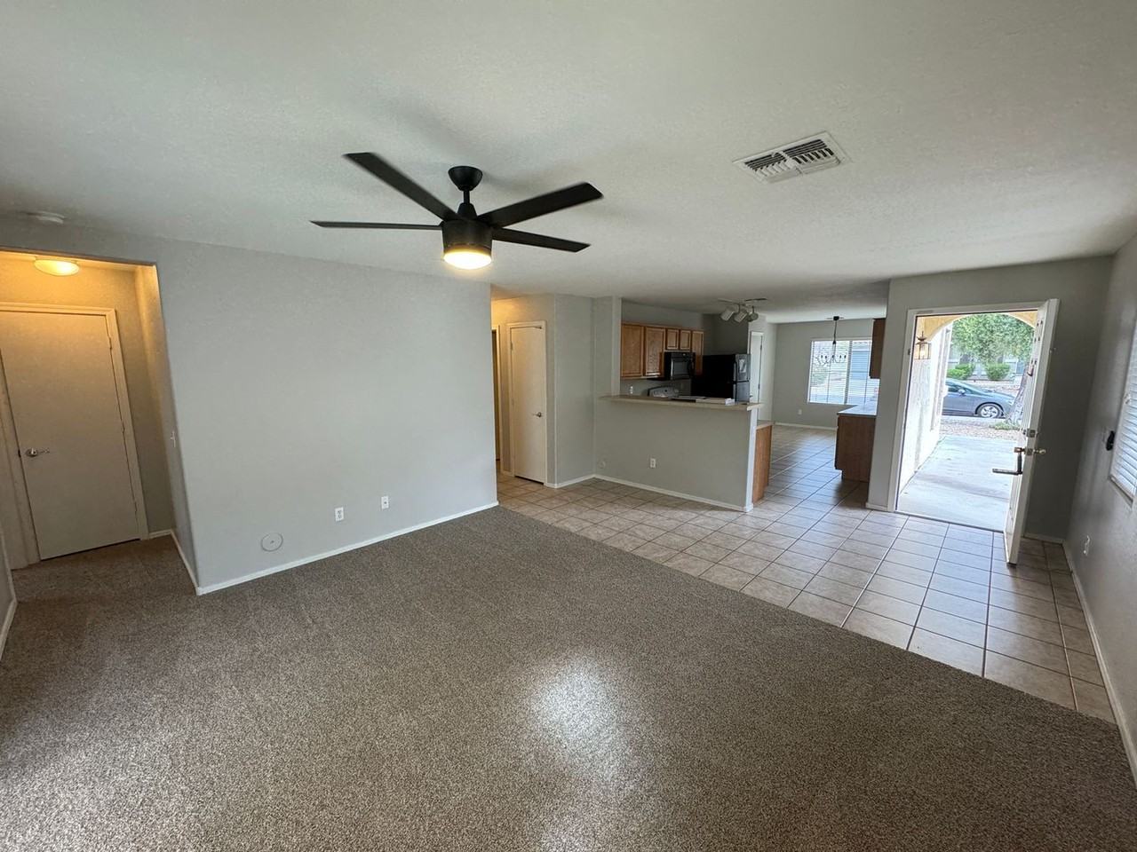 44871 W Gavilan Dr - Photo 2 of 16