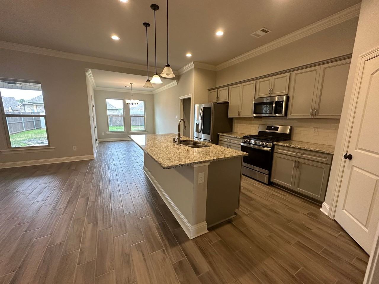 116 Cessna Dr - Photo 3 of 19