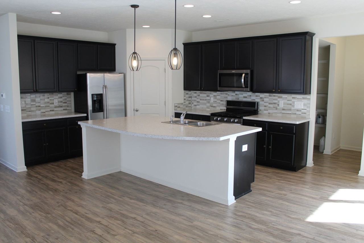 1390 Sarah Way - Photo 6 of 16