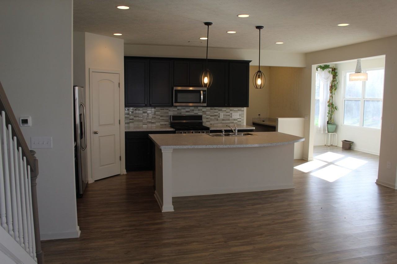 1390 Sarah Way - Photo 7 of 16