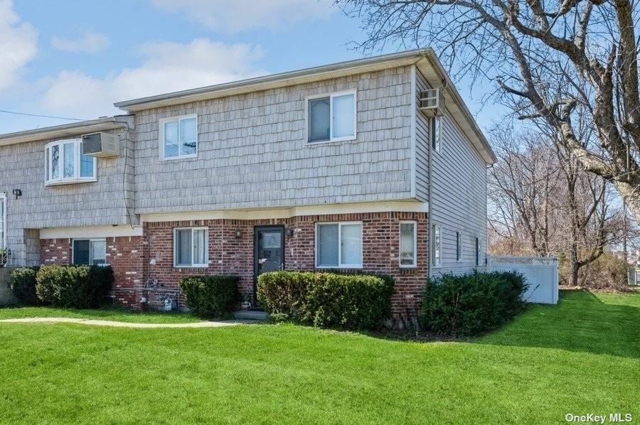 2456 Neptune Ave - Photo 2 of 19