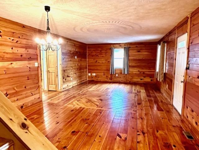 22 Annabelle Ave - Photo 3 of 17