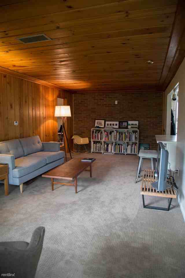 3251 Central St - Photo 2 of 8