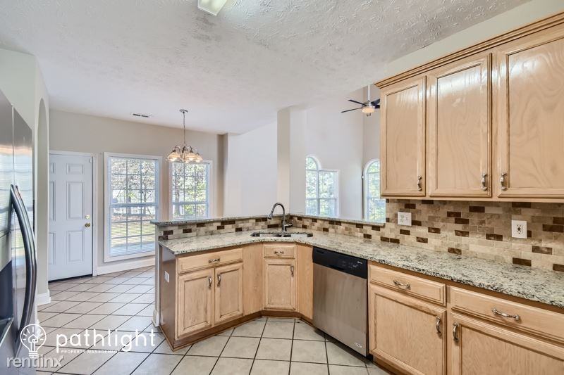 144 Moss Pointe Dr - Photo 3 of 31