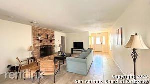 6216 Rue Marielyne St - Photo 3 of 25