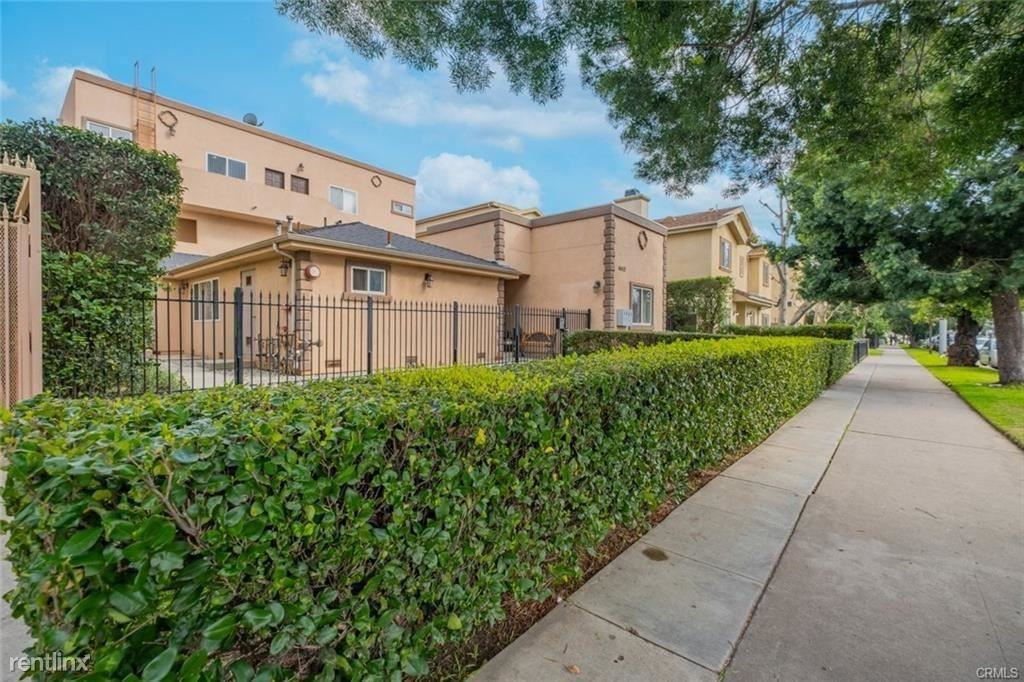 6452 Woodley Ave #3 - Photo 2 of 20