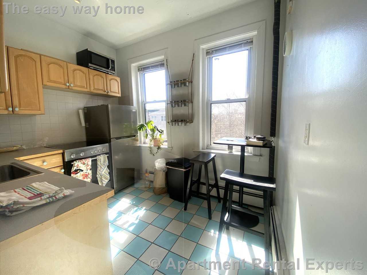 281 Harvard St #31 - Photo 3 of 13