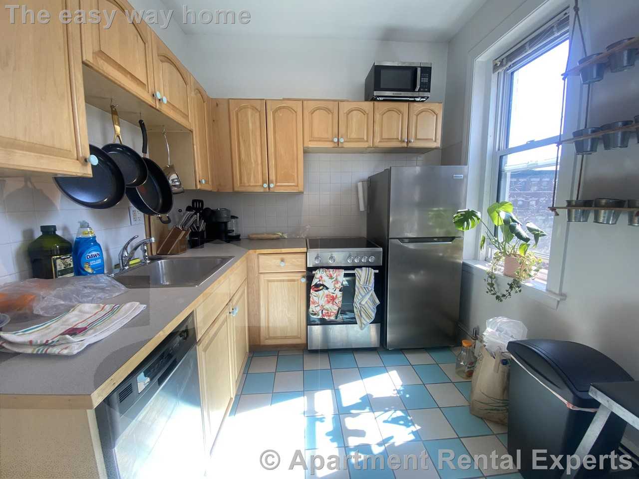 281 Harvard St #31 - Photo 4 of 13