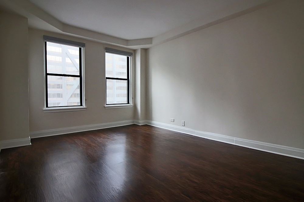 200 E Chestnut St - Photo 2 of 16