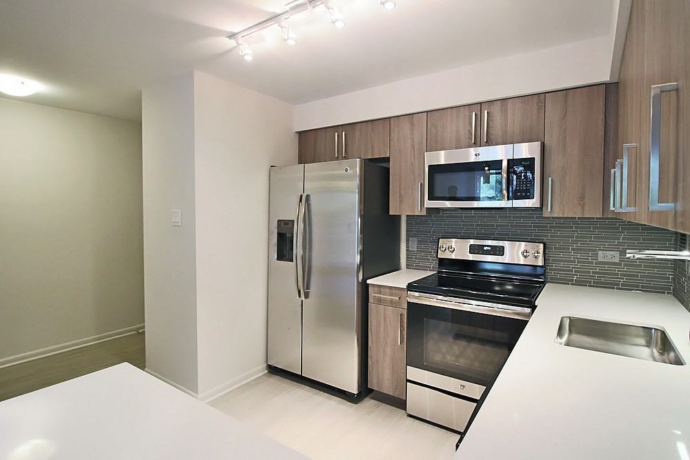 901 S Ashland Ave - Photo 3 of 17