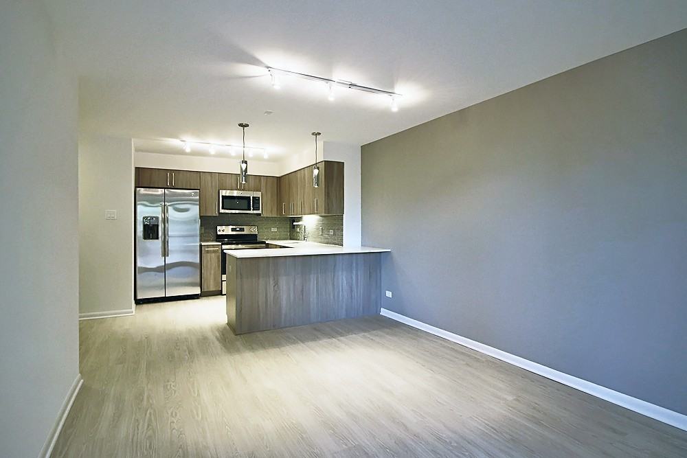 901 S Ashland Ave - Photo 4 of 17