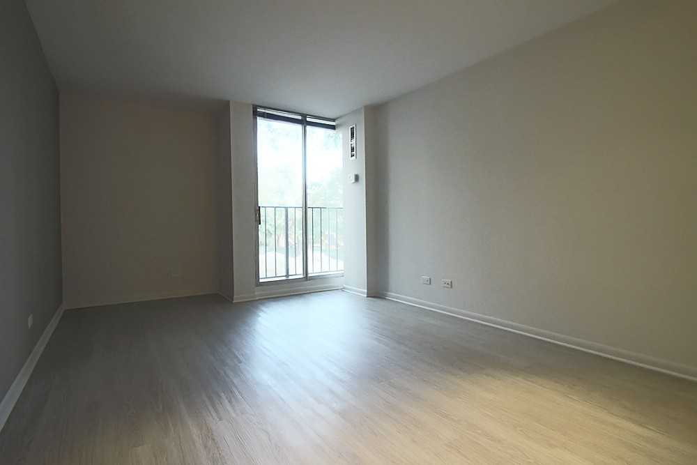 901 S Ashland Ave - Photo 5 of 17