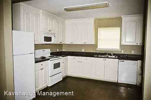 612 S. George St - Photo 2 of 6