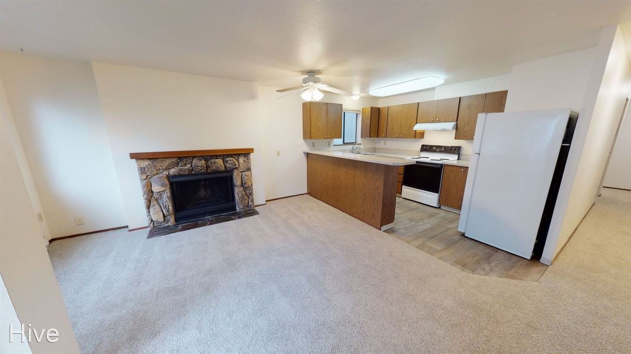 7000 Roosevelt Way NE - Photo 2 of 12