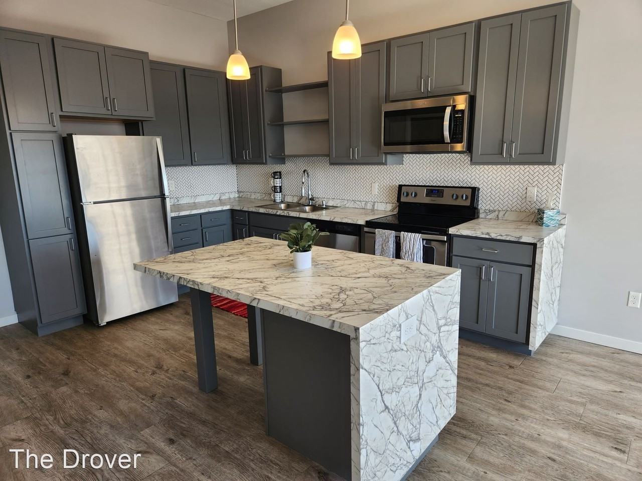 Apply By 2/29/24 the Security Deposit is $500 - Photo 3 of 4