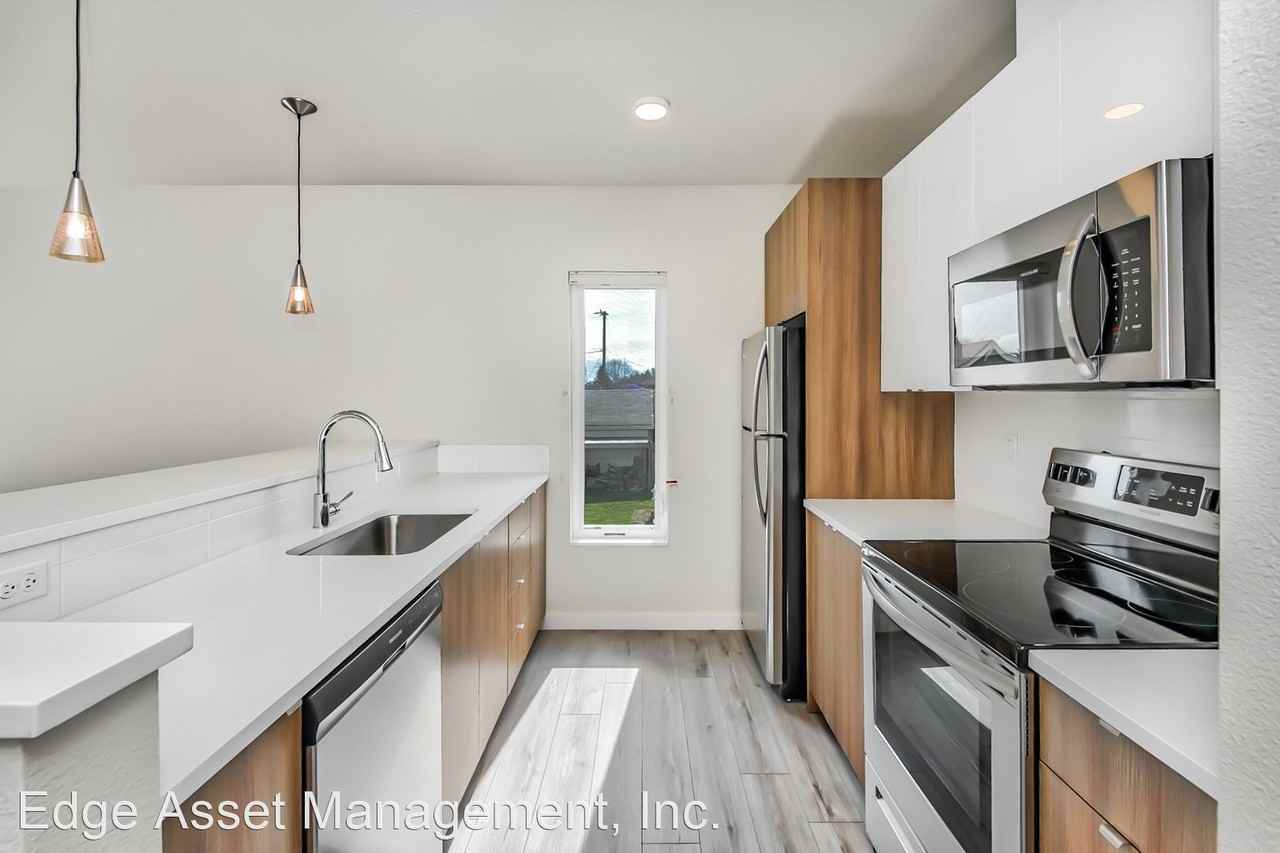 8410 SE 17th Ave - Photo 2 of 16