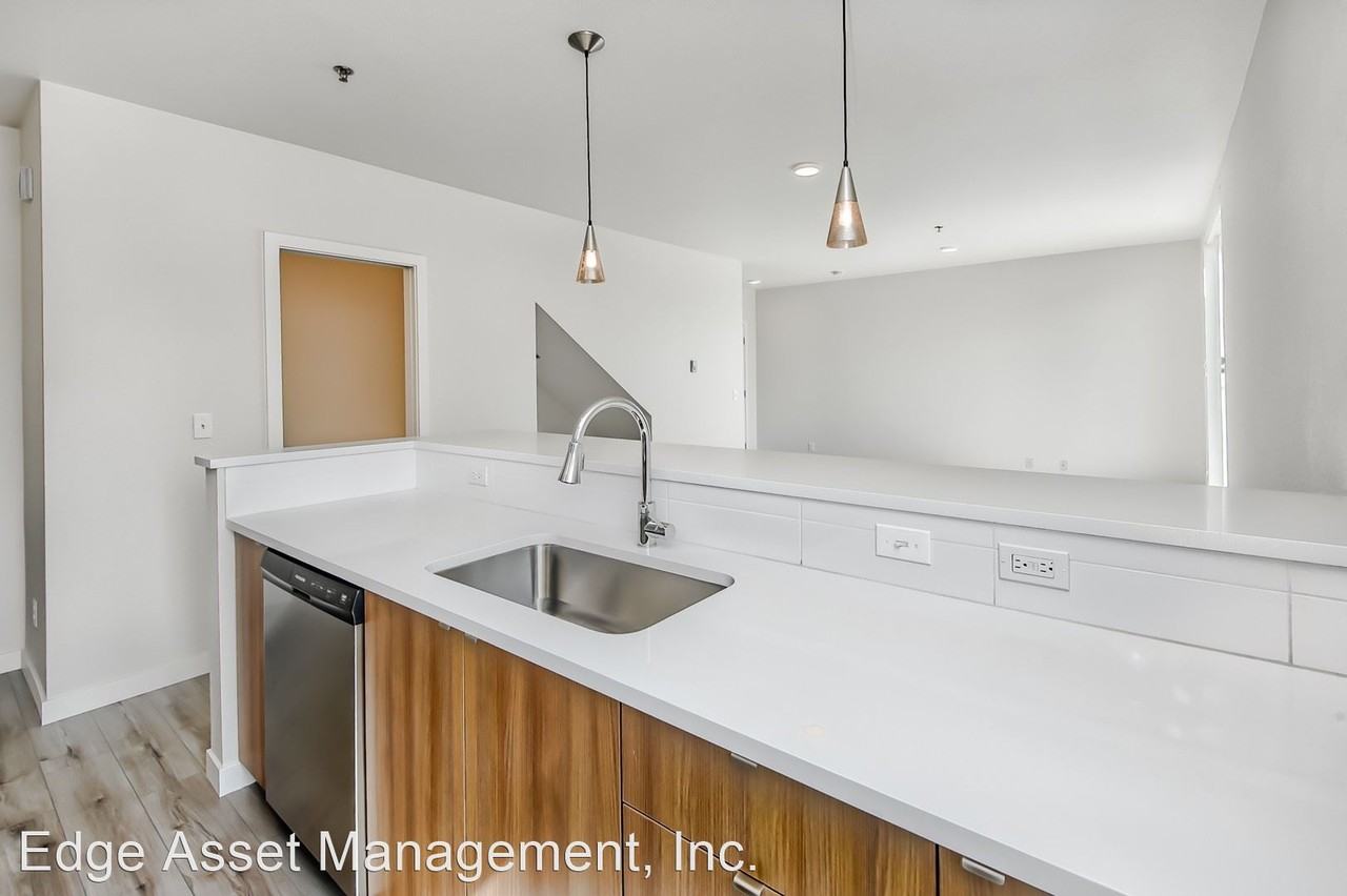 8410 SE 17th Ave - Photo 3 of 16