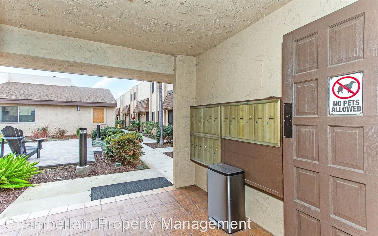 1031 Palm Ave. - Photo 2 of 5
